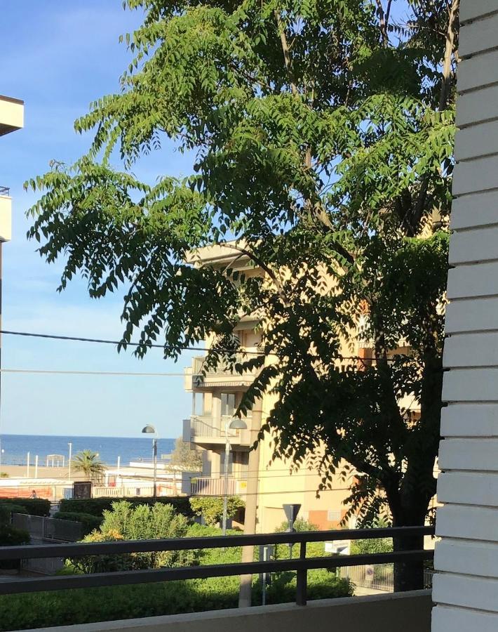 Stella Di Mare Apartment Rimini Exterior photo